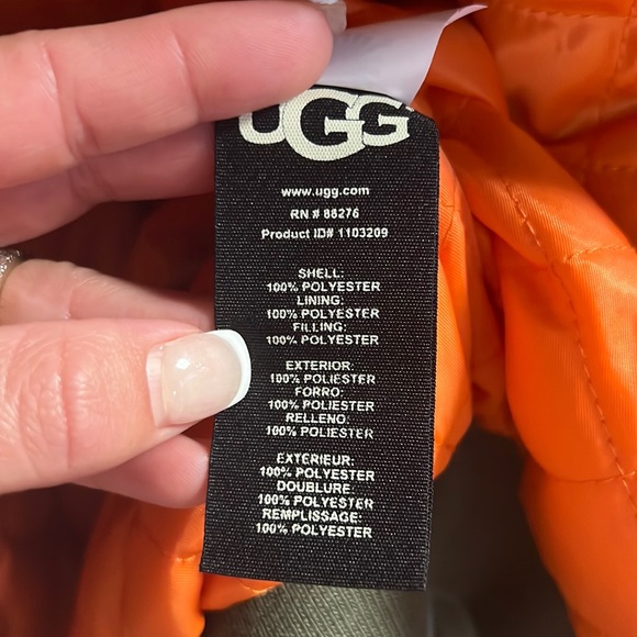 ⭐️SOLD⭐️UGG oversized bomber jacket💕 - Picture 9 of 10